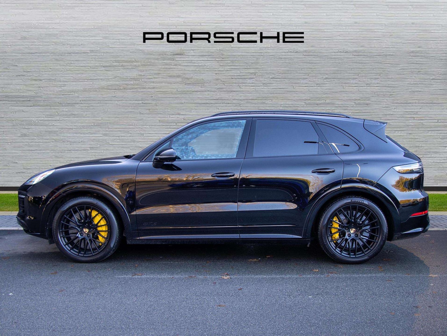 Used Porsche Cayenne 2022 for sale - 76842919: Photo 2