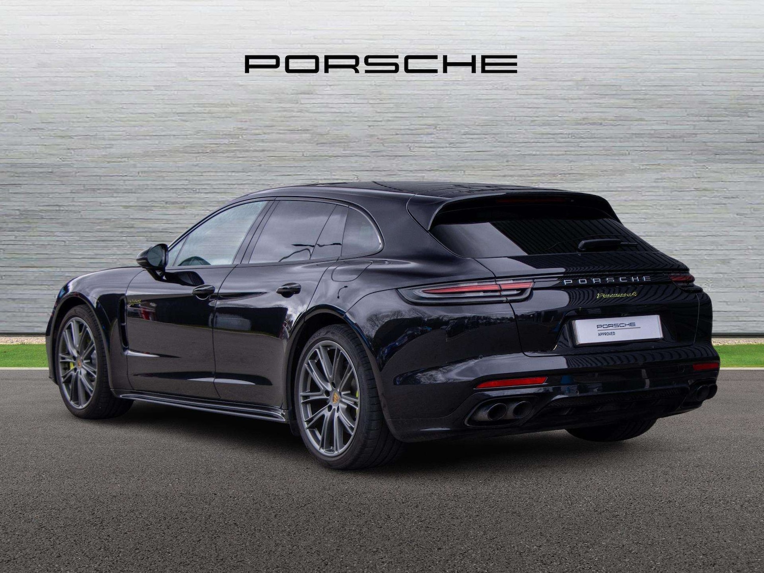 Used Porsche Panamera 2018 for sale - 77698753: Photo 2