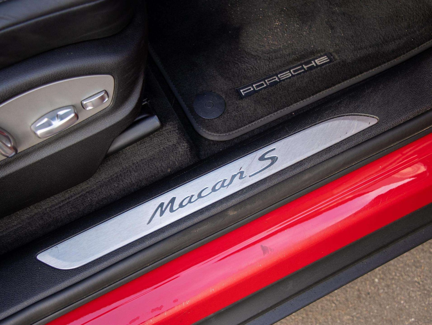 Used Porsche Macan 2018 for sale - 77000273: Photo 16
