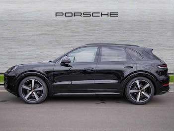 Used Porsche Cayenne 2025 for sale - 76205102: Photo