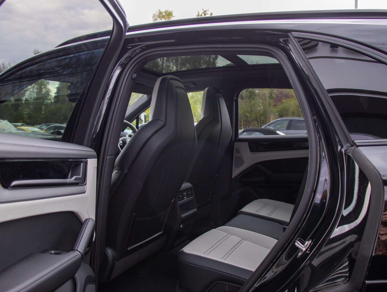 Used Porsche Cayenne 2025 for sale - 76205102: Photo 31