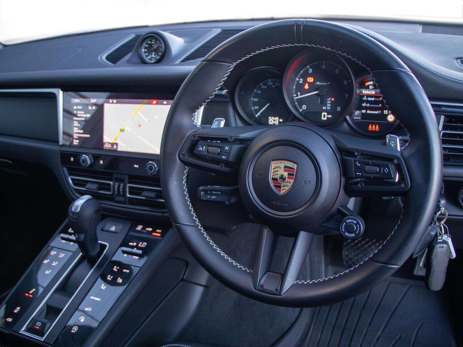 Used Porsche Macan 2023 for sale - 78052352: Photo 14