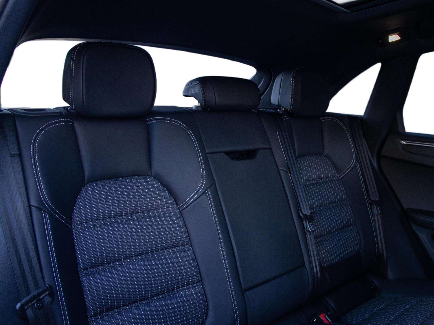 Used Porsche Macan 2023 for sale - 78052352: Photo 22