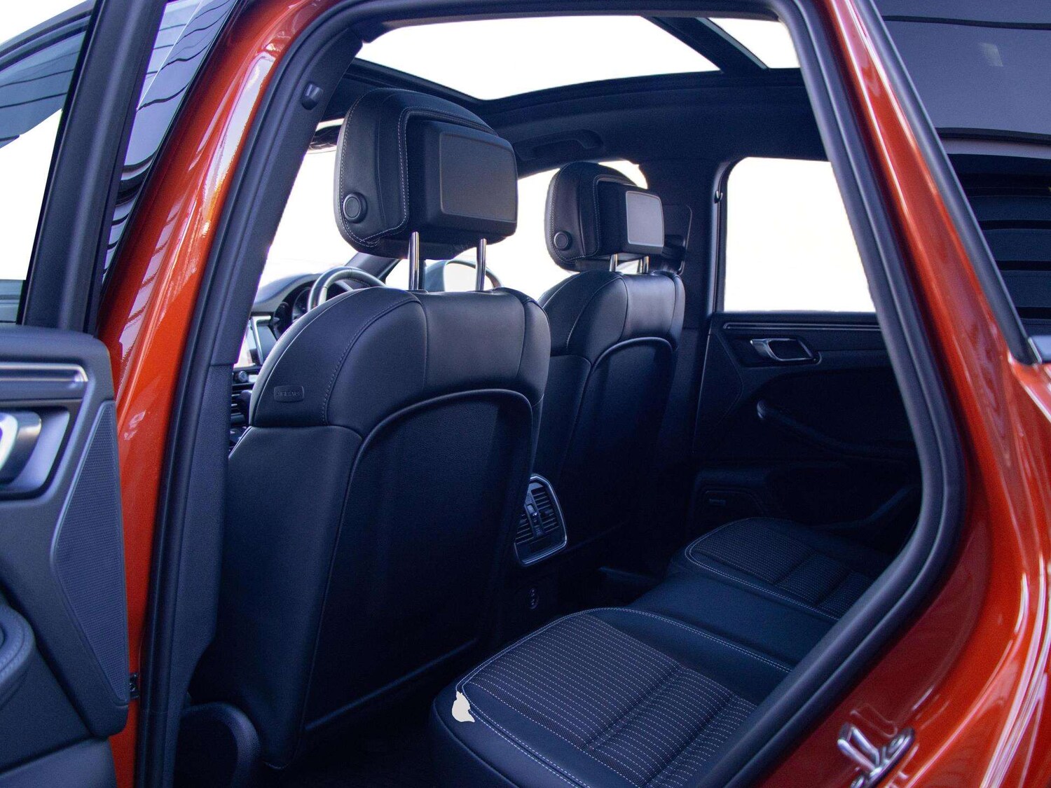 Used Porsche Macan 2023 for sale - 78052352: Photo 27