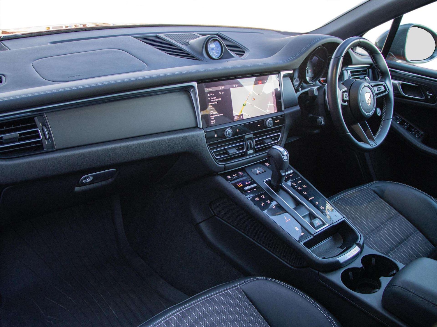 Used Porsche Macan 2023 for sale - 78052352: Photo 3