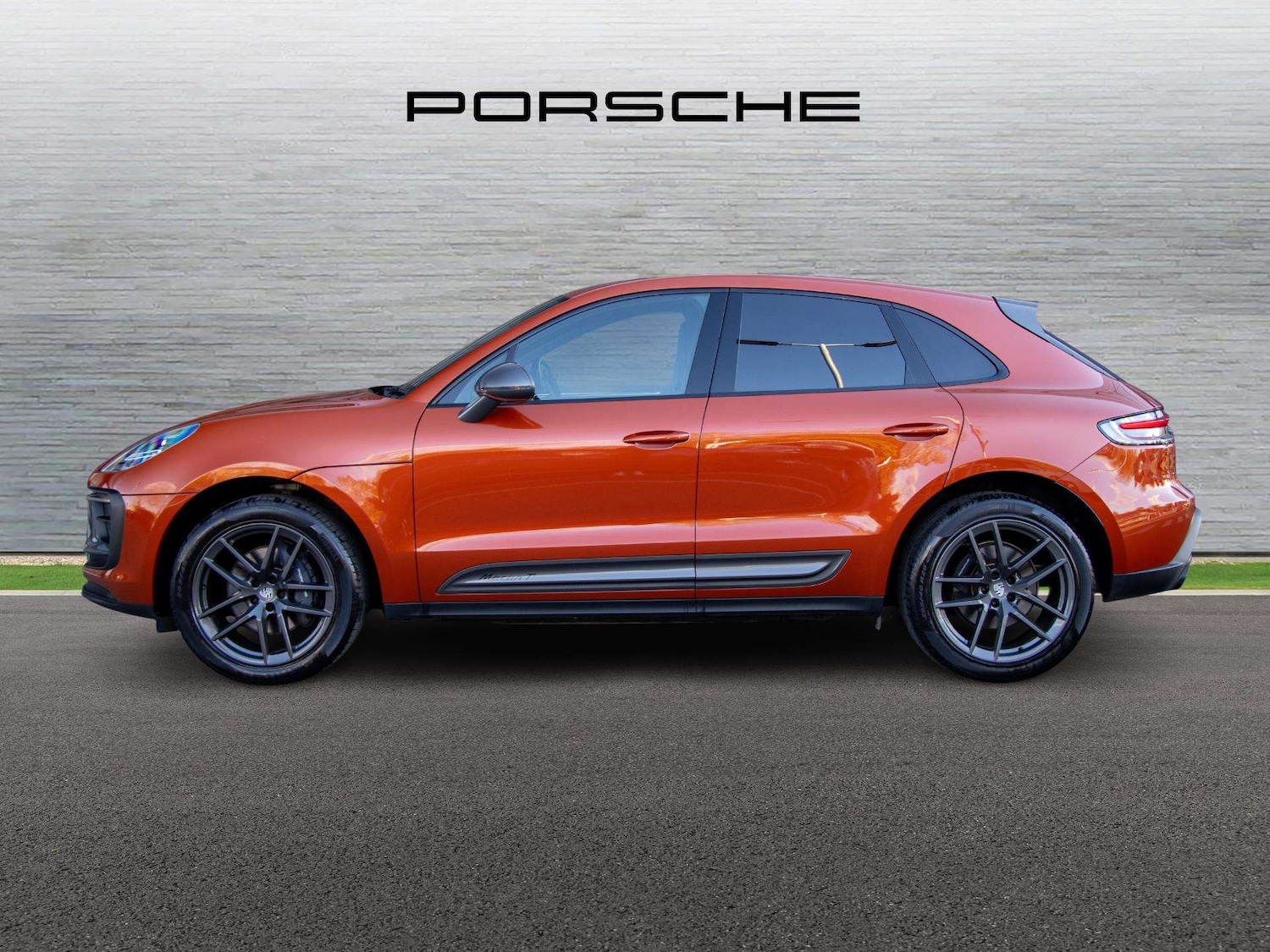 Used Porsche Macan 2023 for sale - 78052352: Photo 5