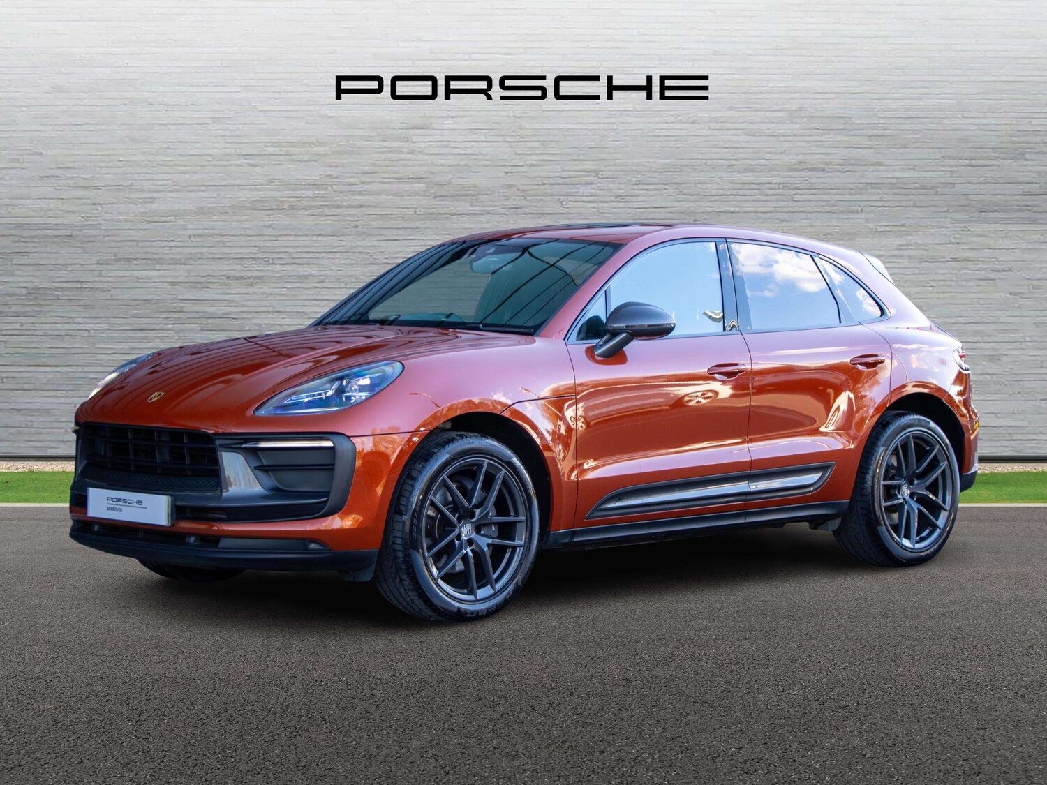 Used Porsche Macan 2023 for sale - 78052352: Photo 8