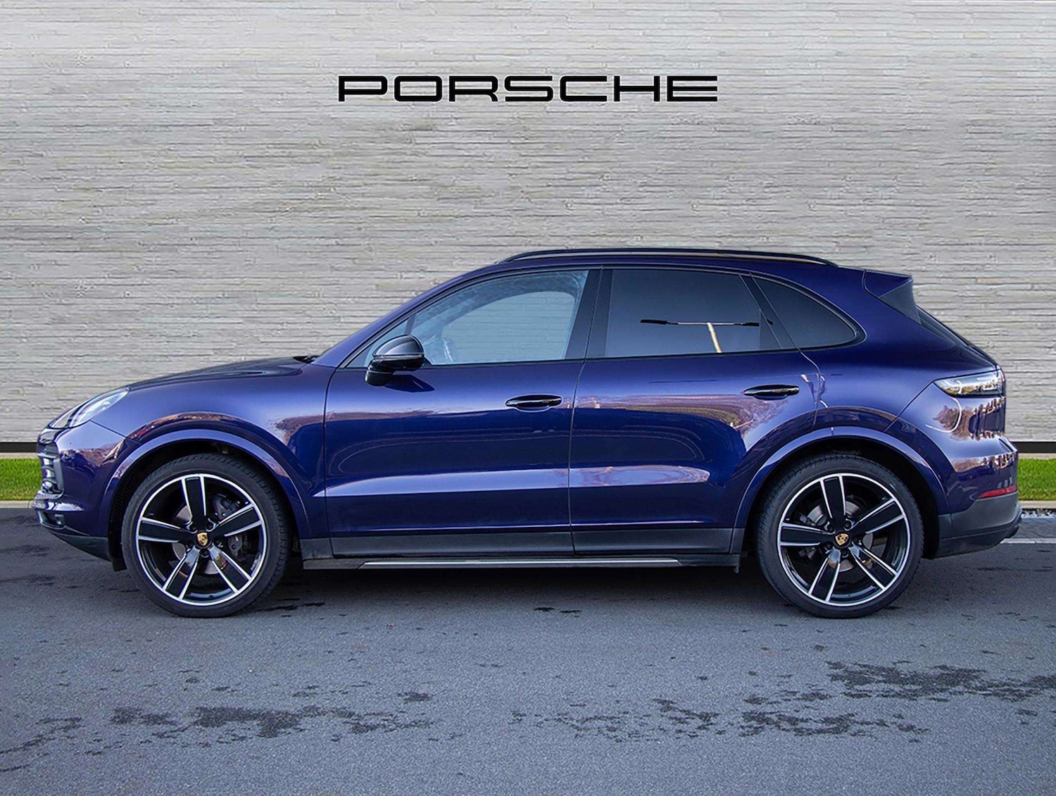 Used Porsche Cayenne 2023 for sale - 76648808: Photo 2