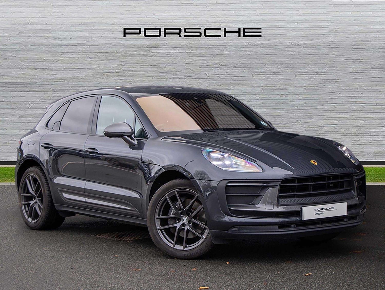 Used Porsche Macan 2023 for sale - 76827664: Photo 1