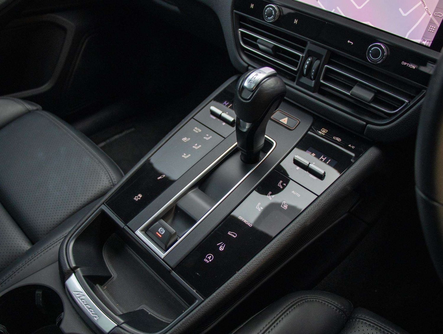 Used Porsche Macan 2023 for sale - 76827664: Photo 11