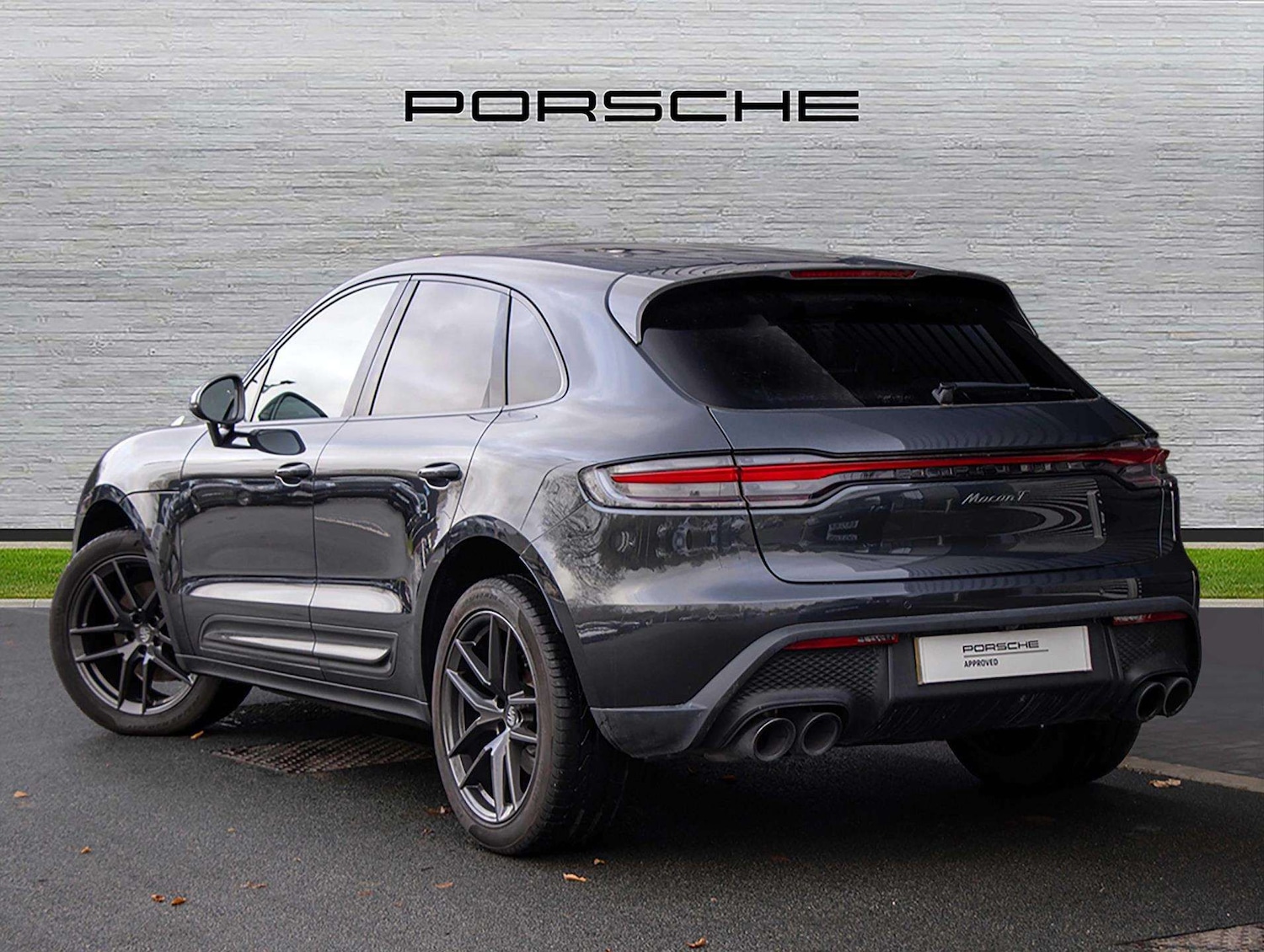 Used Porsche Macan 2023 for sale - 76827664: Photo 3