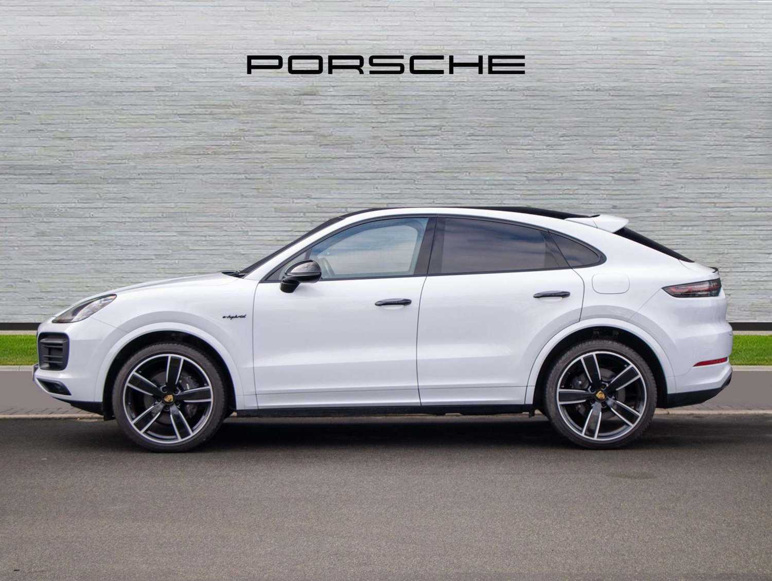 Used Porsche Cayenne 2021 for sale - 77428964: Photo 2