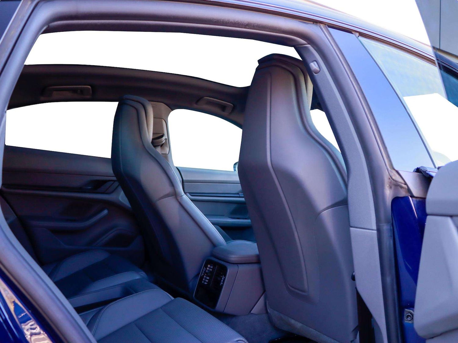 Used Porsche Taycan 2021 for sale - 78173626: Photo 23