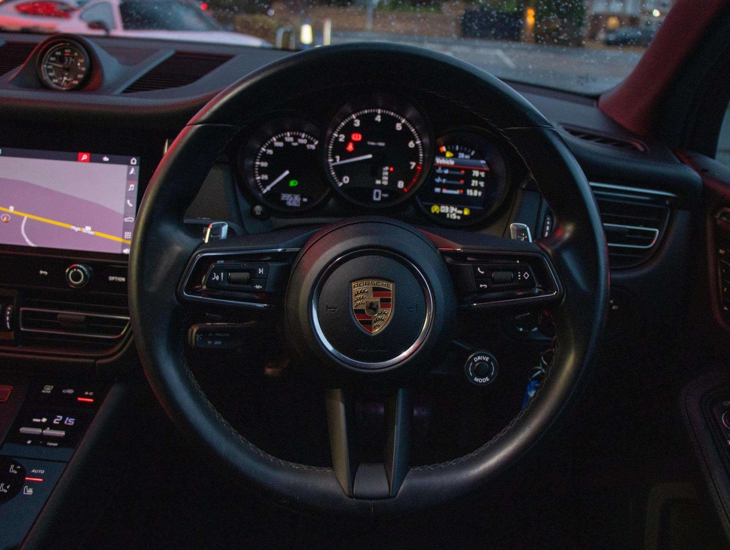 Used Porsche Macan 2023 for sale - 76842844: Photo 13