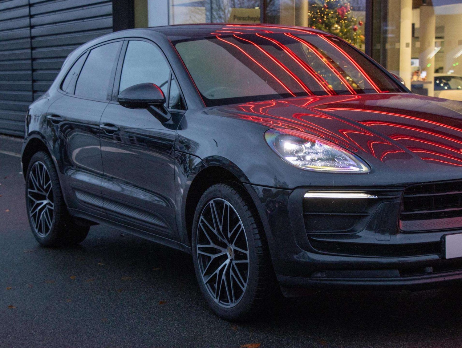 Used Porsche Macan 2023 for sale - 76842844: Photo 18