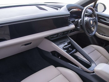 Used Porsche Macan 2024 for sale - 79319444: Photo