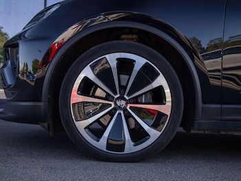 Used Porsche Macan 2024 for sale - 79319444: Photo
