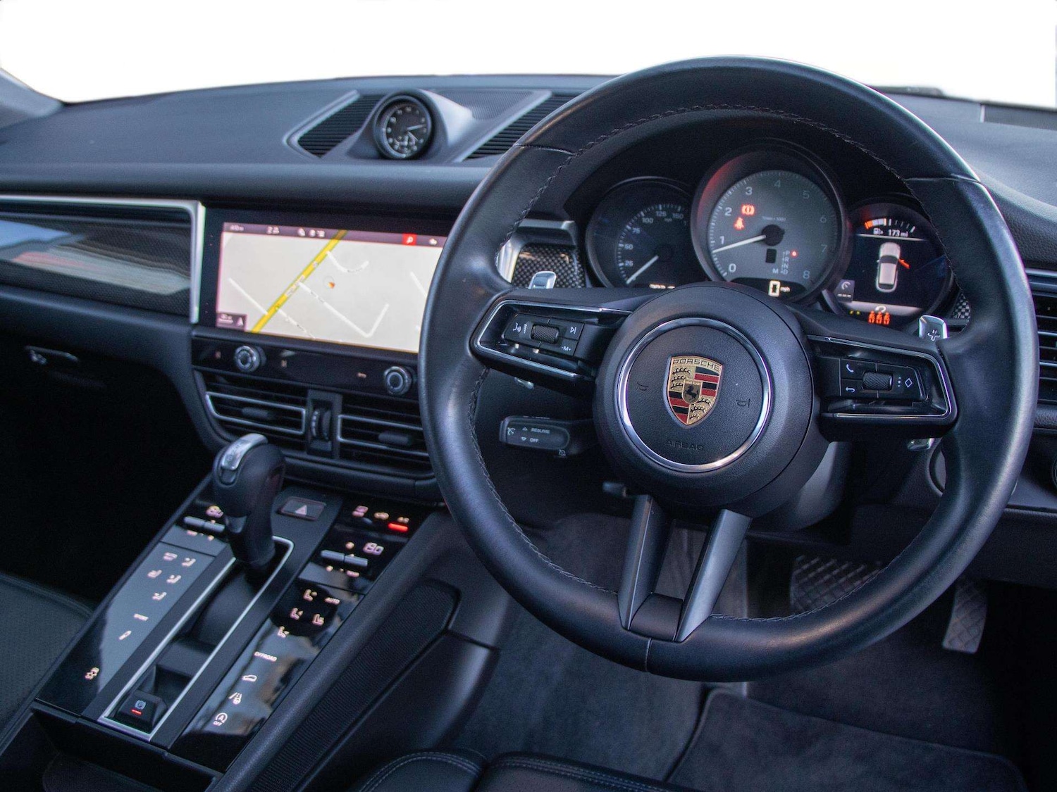 Used Porsche Macan 2023 for sale - 77943105: Photo 14