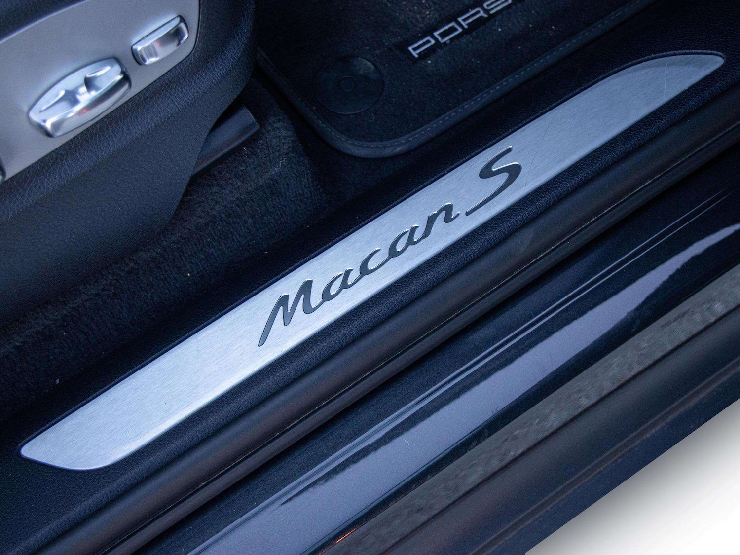 Used Porsche Macan 2023 for sale - 77943105: Photo 16