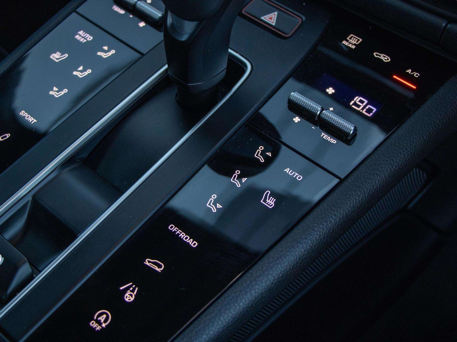 Used Porsche Macan 2023 for sale - 77943105: Photo 18