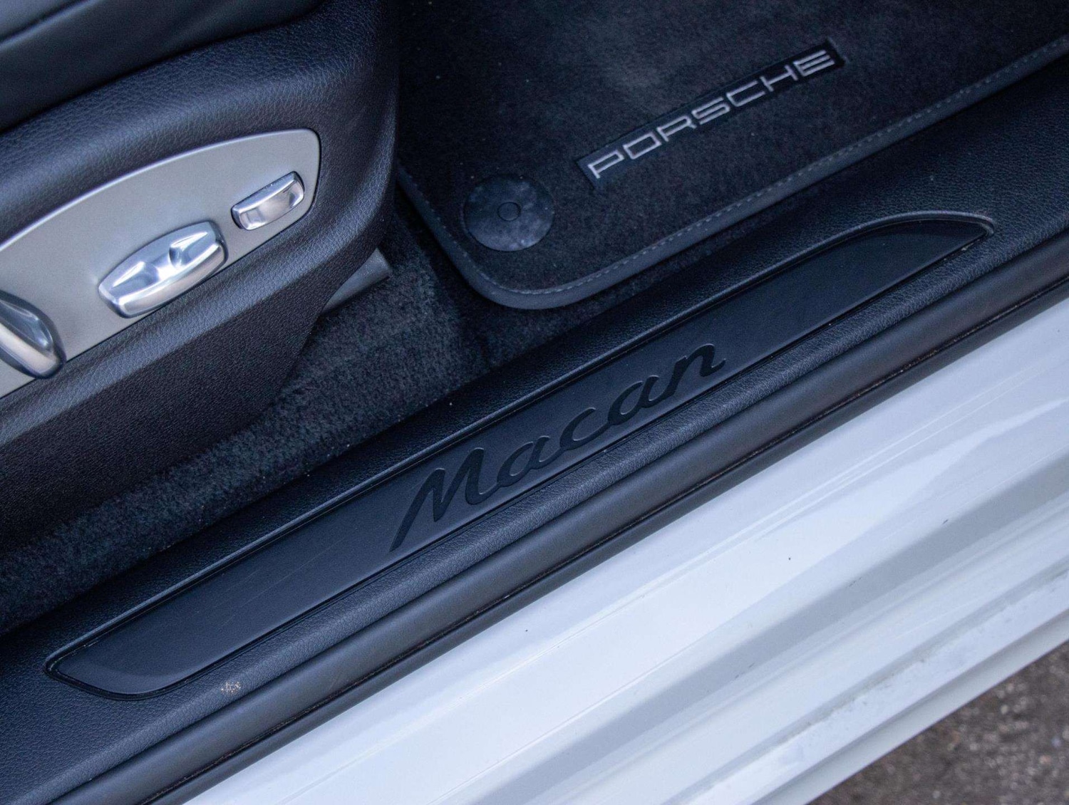 Used Porsche Macan 2024 for sale - 77158445: Photo 16