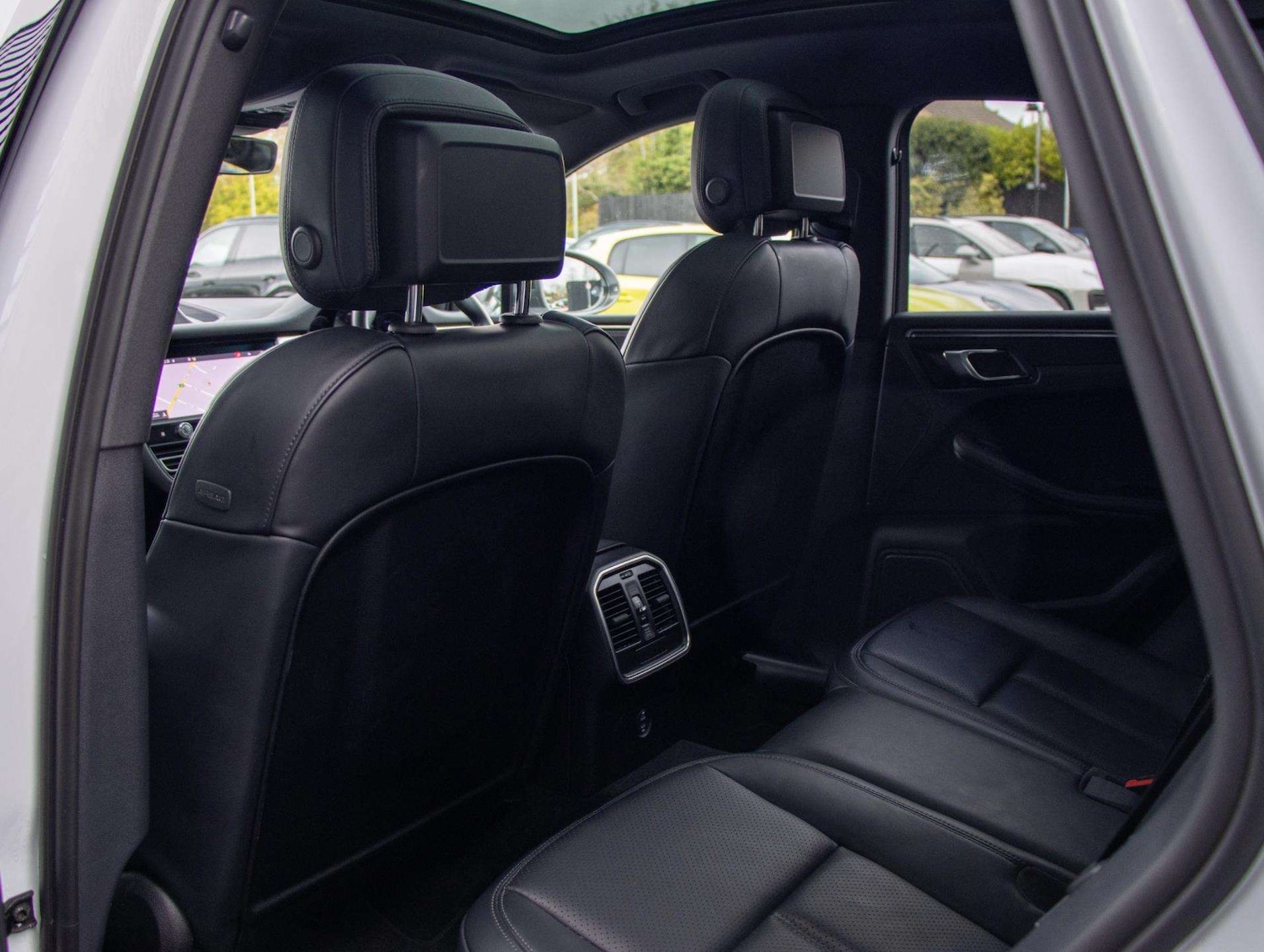 Used Porsche Macan 2023 for sale - 76827604: Photo 29