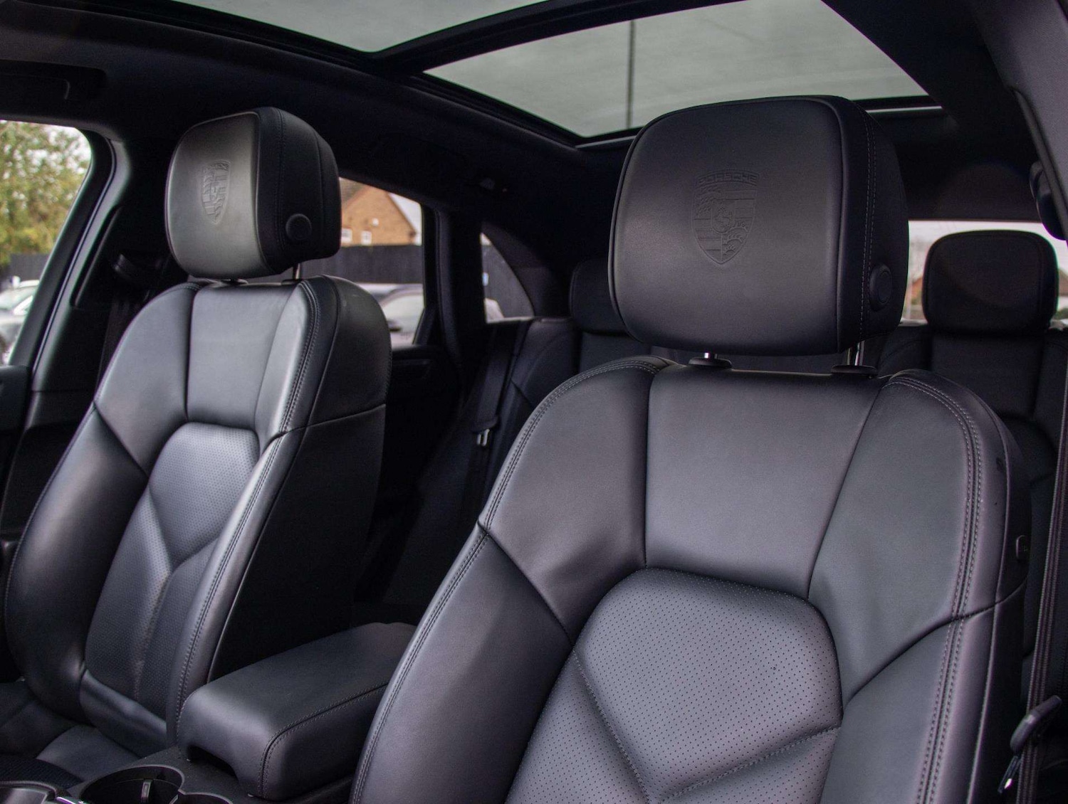 Used Porsche Macan 2023 for sale - 76827604: Photo 31