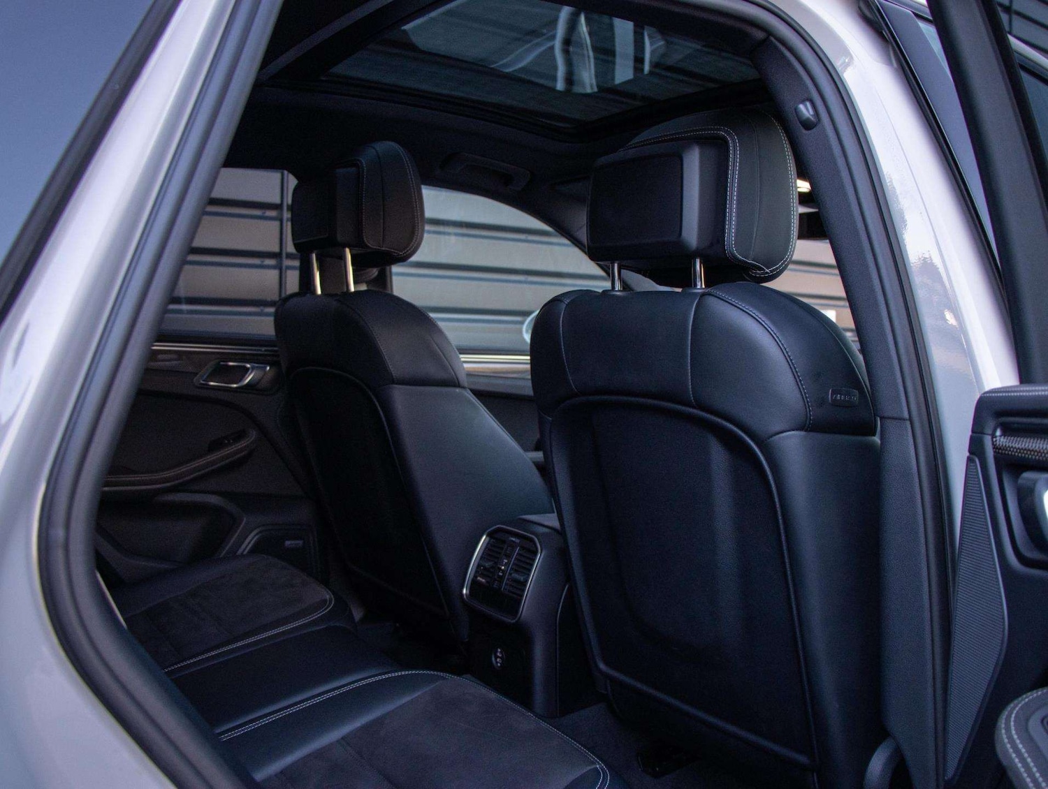 Used Porsche Macan 2024 for sale - 77389806: Photo 24