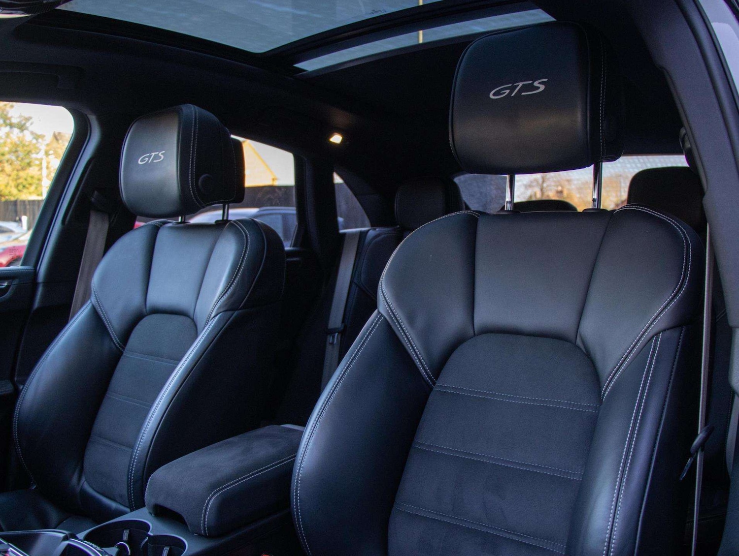 Used Porsche Macan 2024 for sale - 77389806: Photo 31