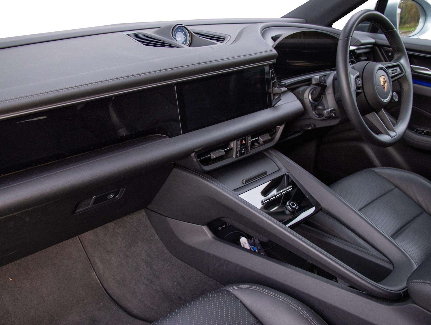 Used Porsche Macan 2025 for sale - 76928973: Photo 10