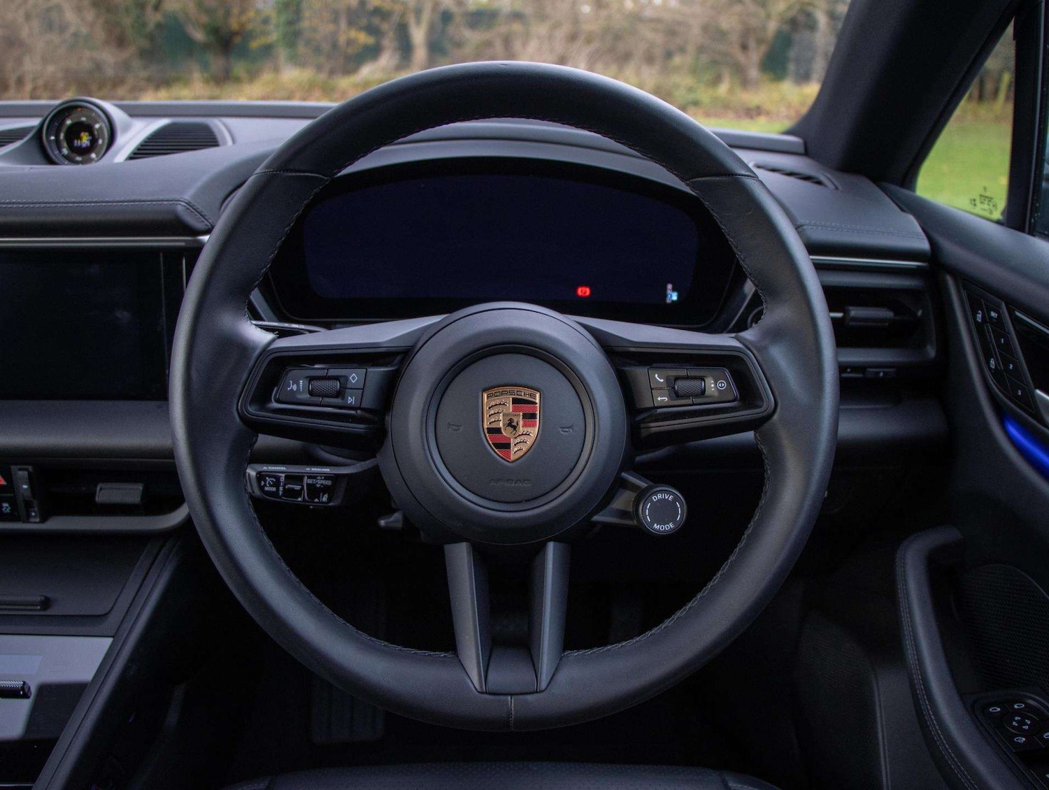 Used Porsche Macan 2025 for sale - 76928973: Photo 14