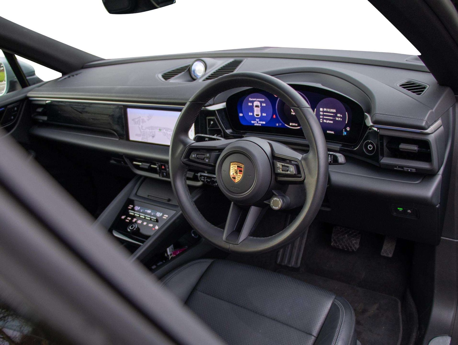 Used Porsche Macan 2025 for sale - 76928973: Photo 5