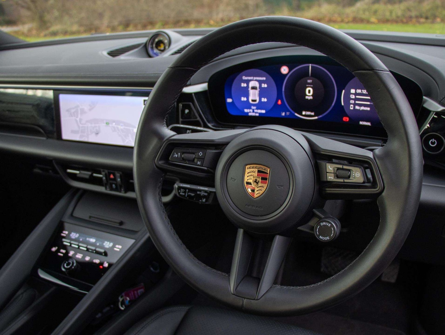 Used Porsche Macan 2025 for sale - 76928973: Photo 9