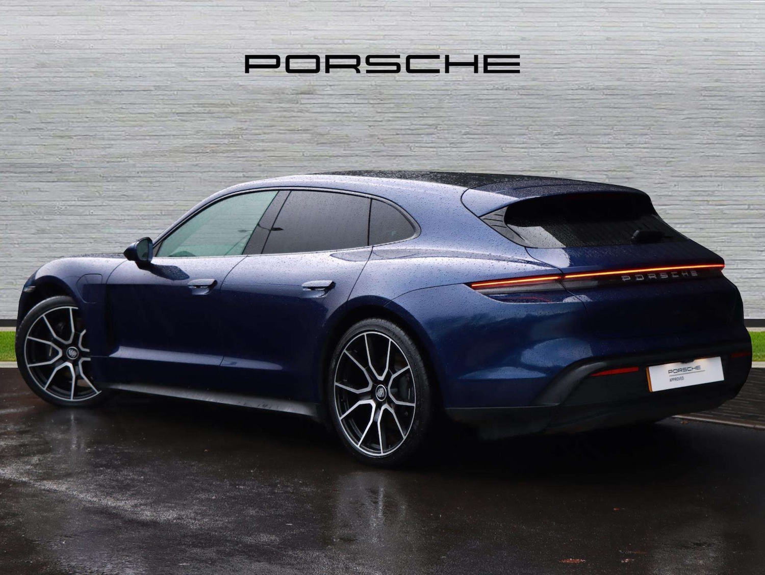 Used Porsche Taycan 2023 for sale - 77219708: Photo 3