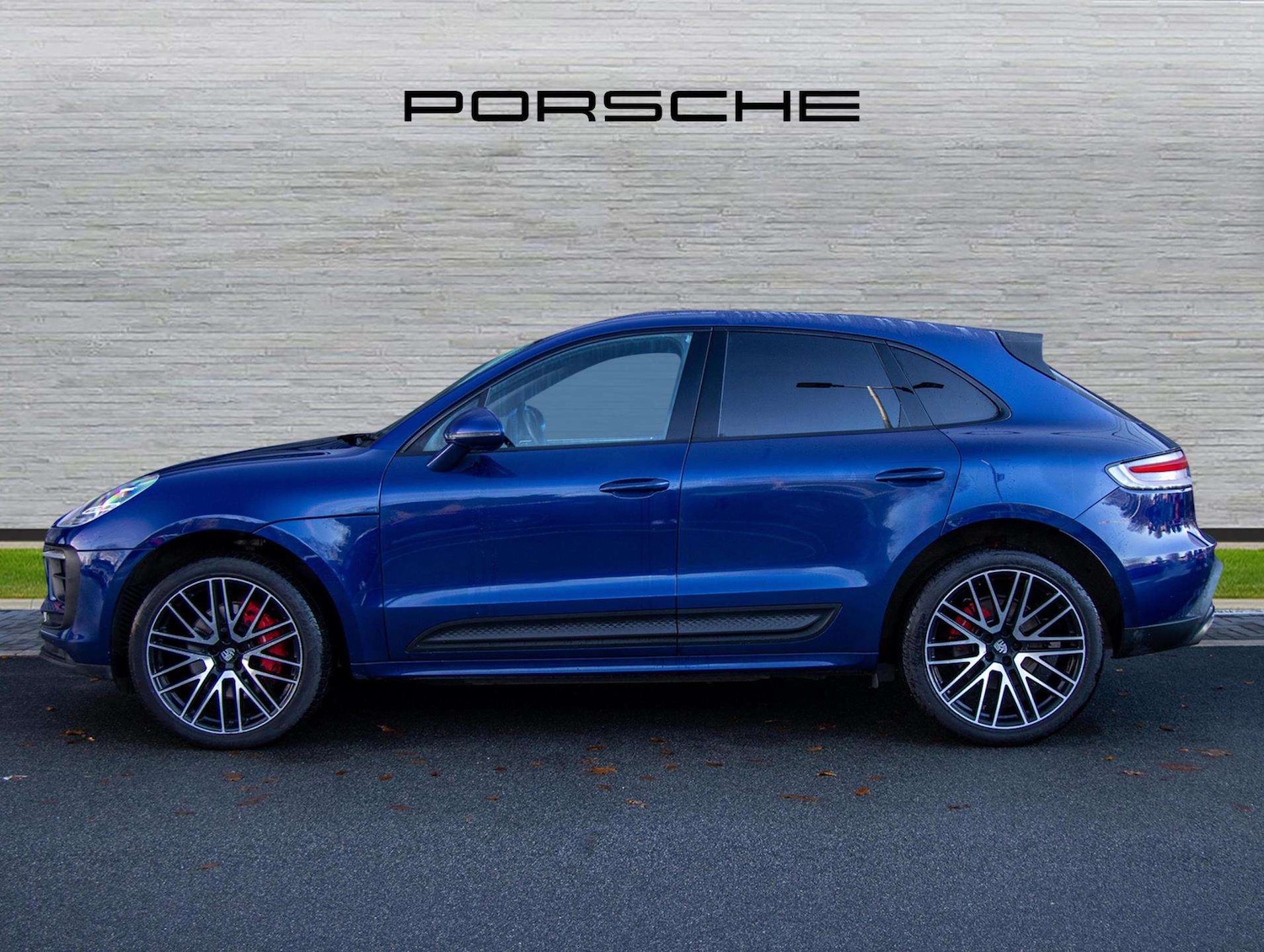 Used Porsche Macan 2022 for sale - 76842791: Photo 2