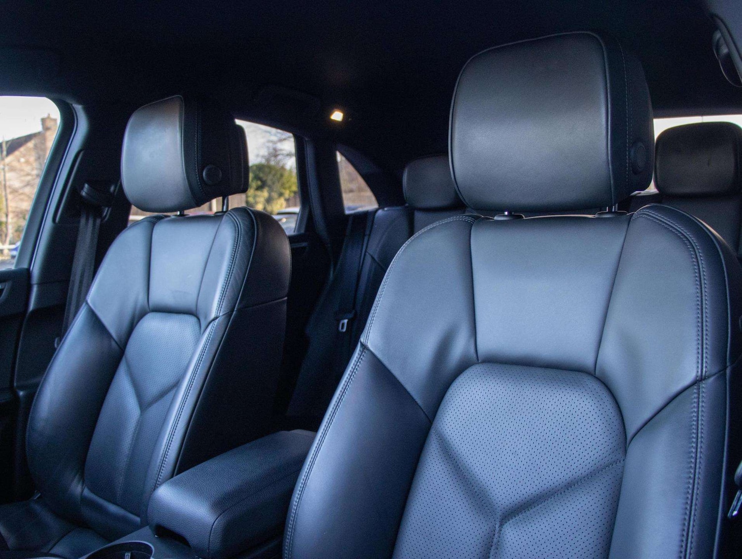 Used Porsche Macan 2022 for sale - 76842791: Photo 32