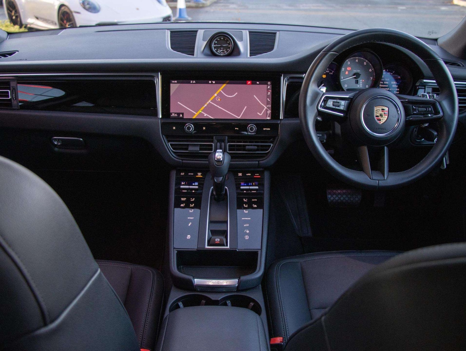 Used Porsche Macan 2024 for sale - 76842961: Photo 25