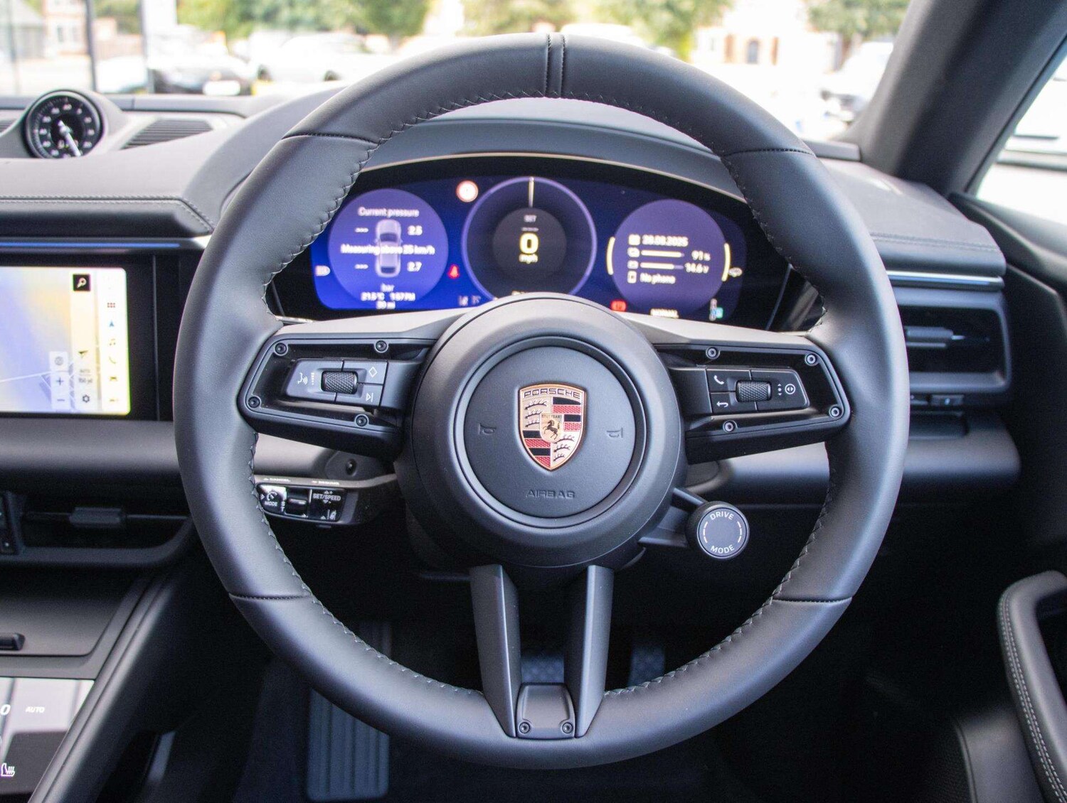 Used Porsche Macan 2025 for sale - 77686470: Photo 13