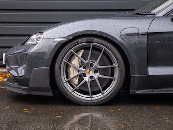 Used Porsche Taycan 2025 for sale - 77178869: Photo