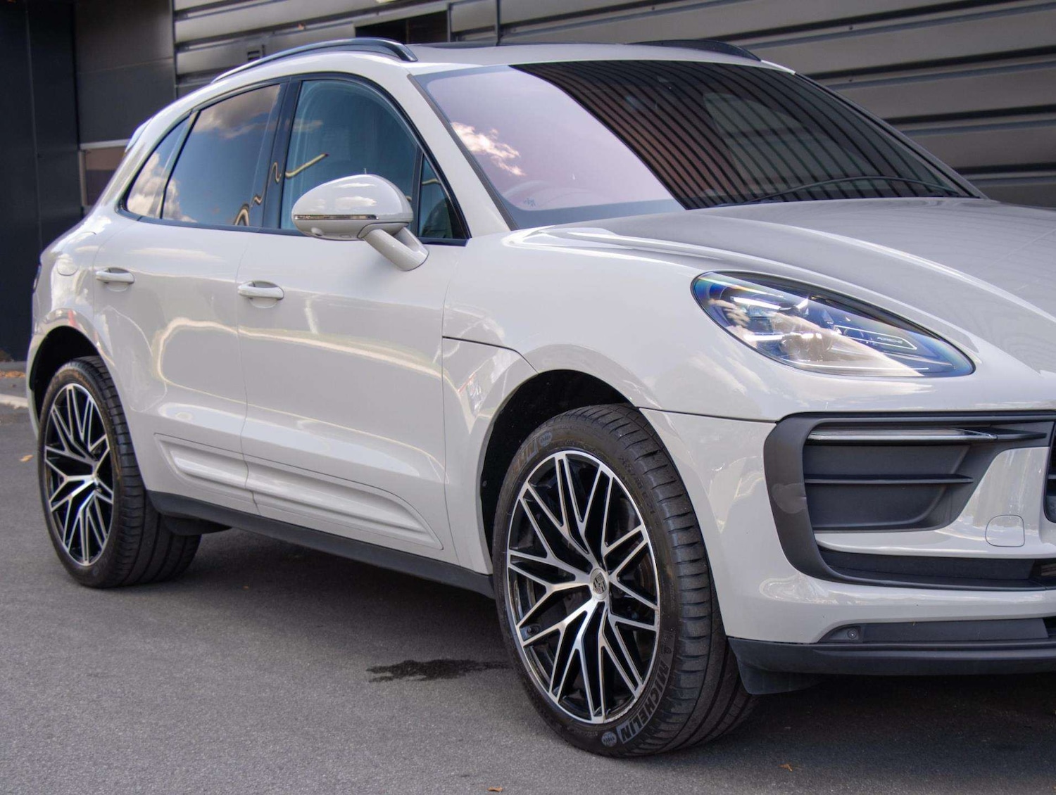 Used Porsche Macan 2023 for sale - 76668942: Photo 18