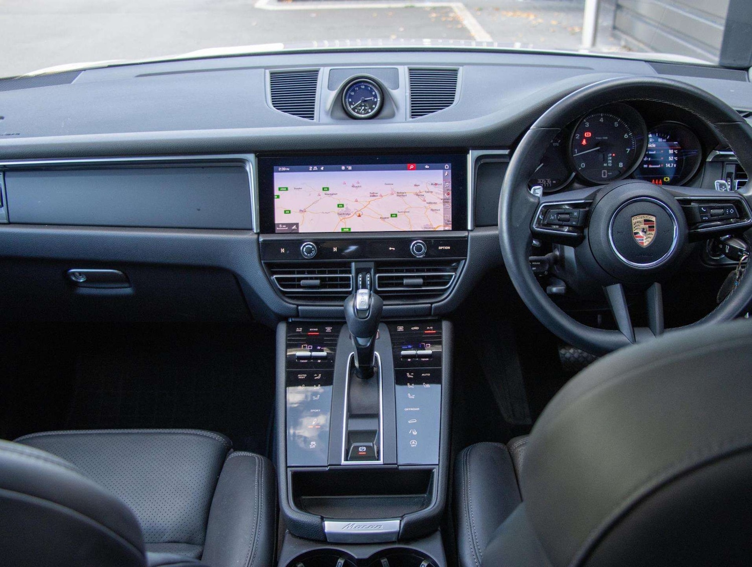 Used Porsche Macan 2023 for sale - 76668942: Photo 27