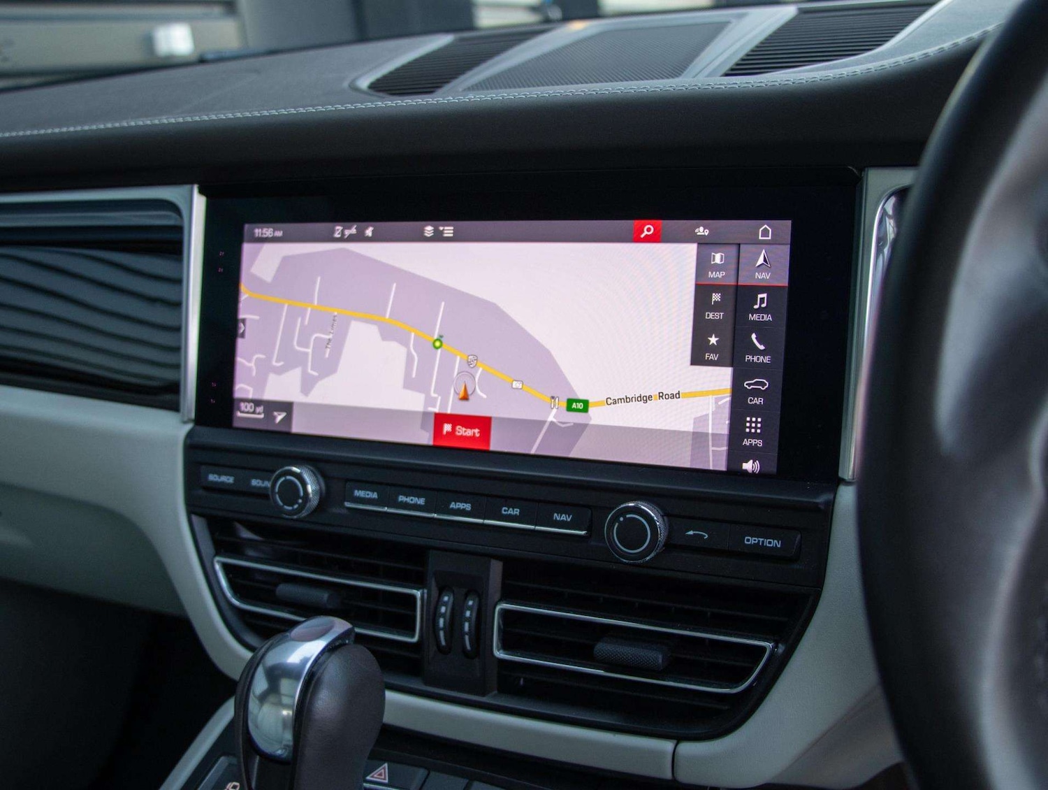 Used Porsche Macan 2020 for sale - 77158354: Photo 26