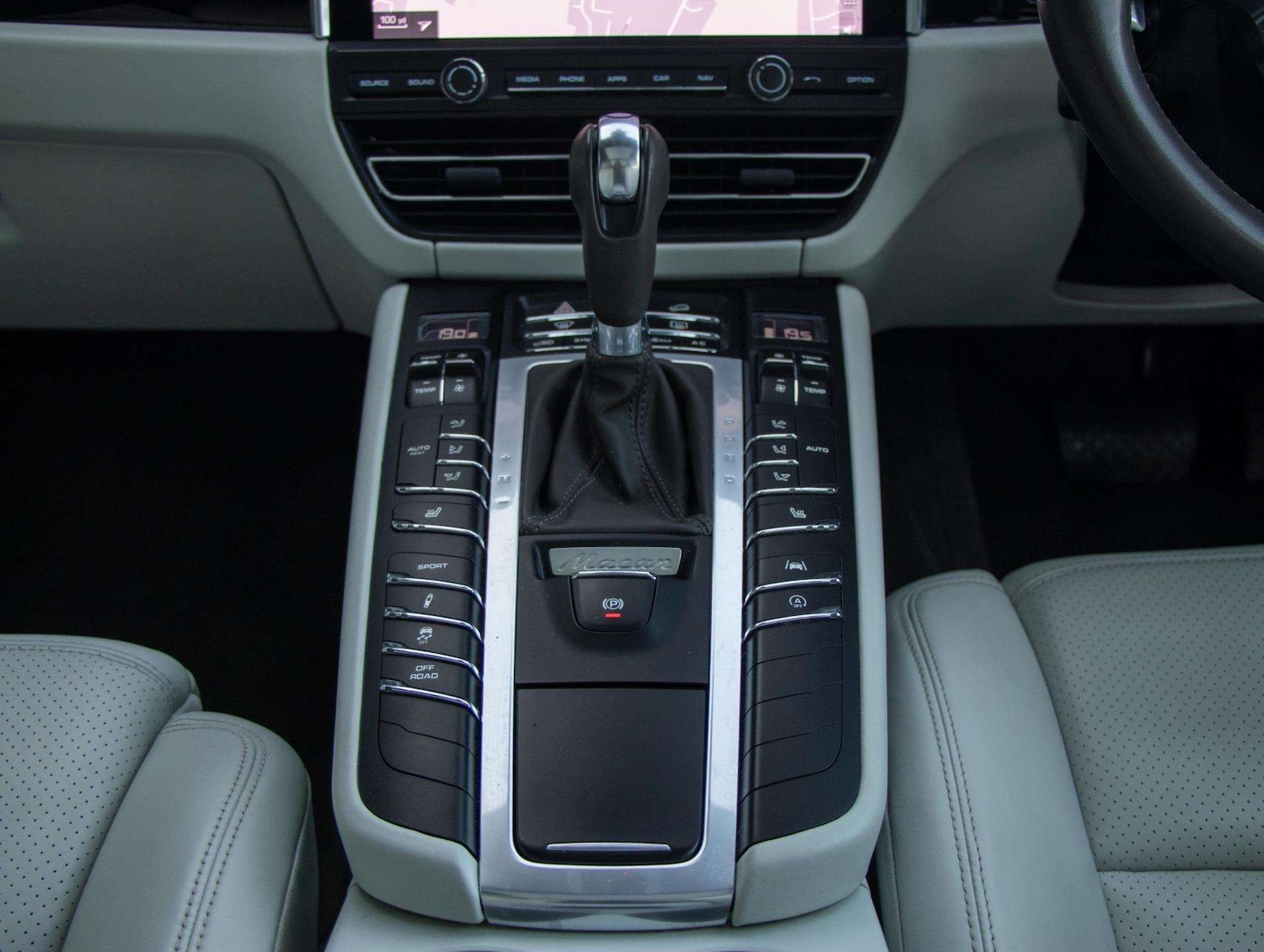 Used Porsche Macan 2020 for sale - 77158354: Photo 27