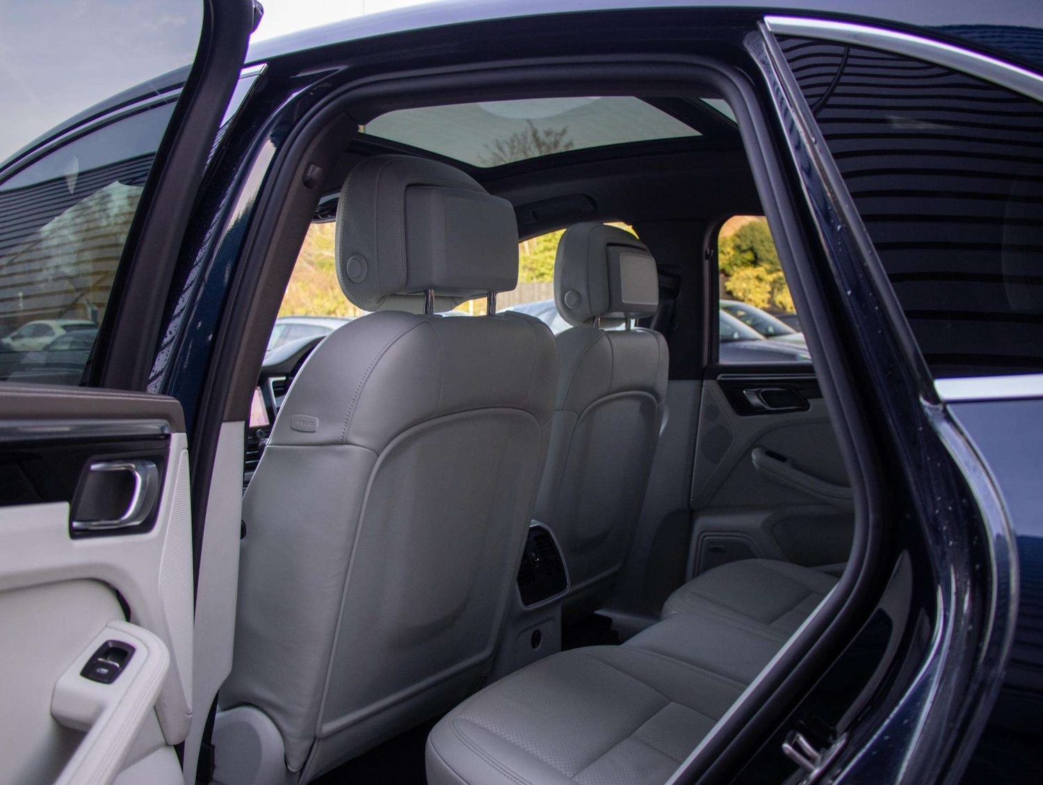 Used Porsche Macan 2020 for sale - 77158354: Photo 28