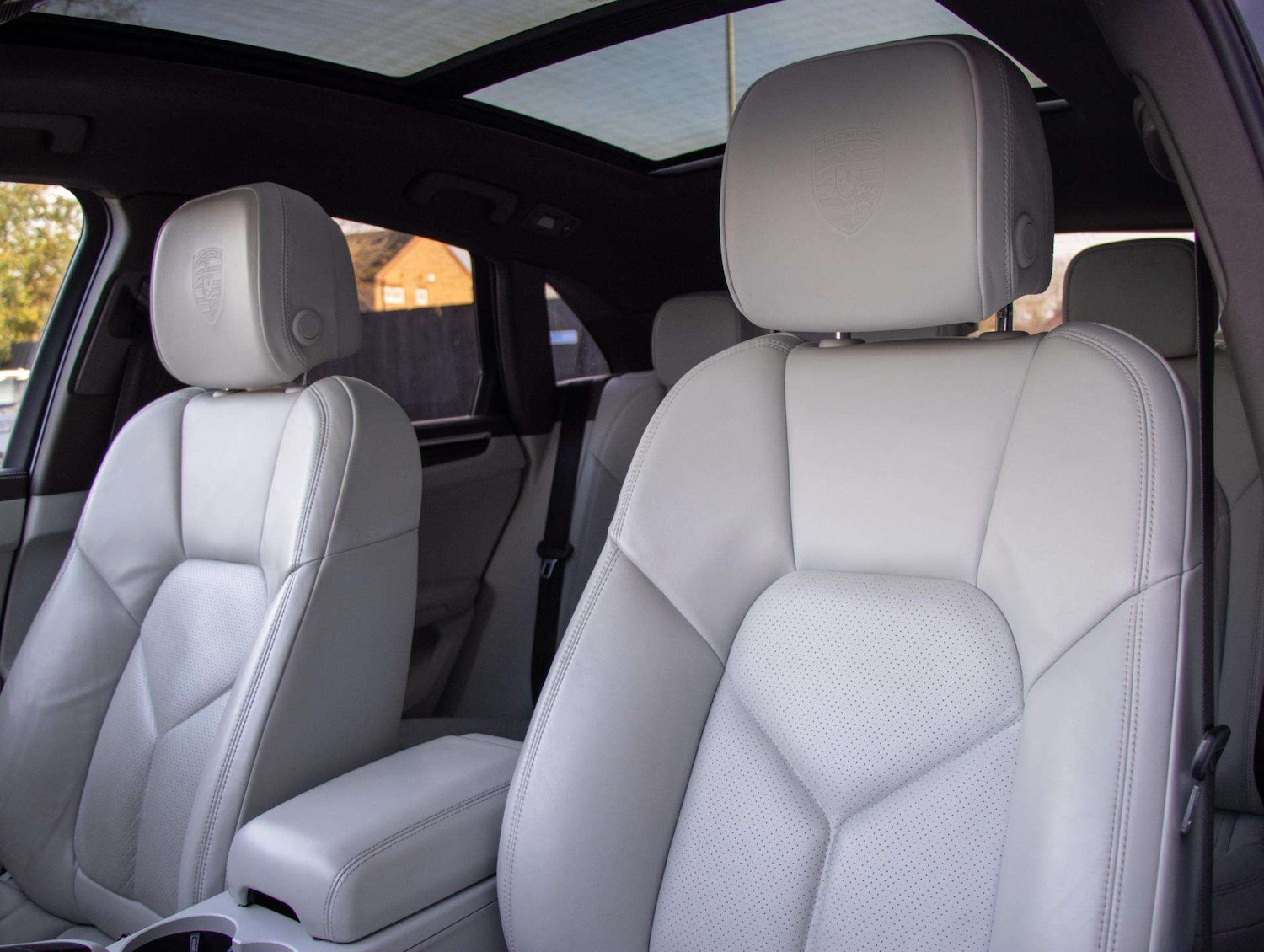 Used Porsche Macan 2020 for sale - 77158354: Photo 30