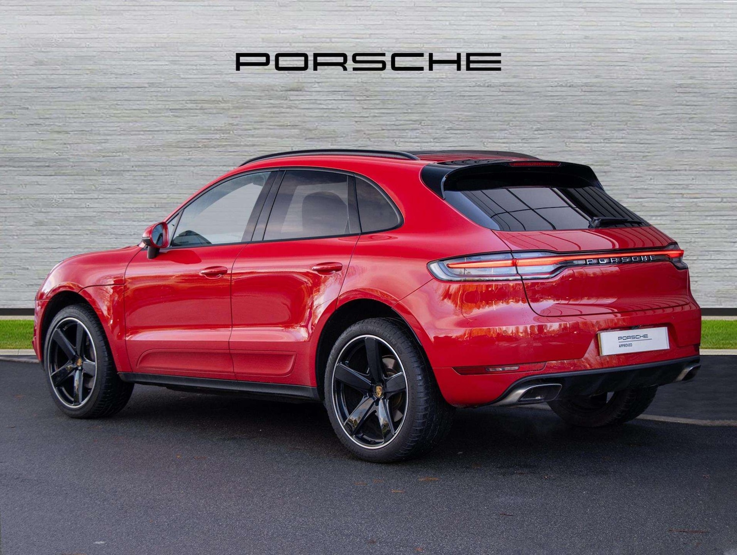 Used Porsche Macan 2021 for sale - 76875809: Photo 3