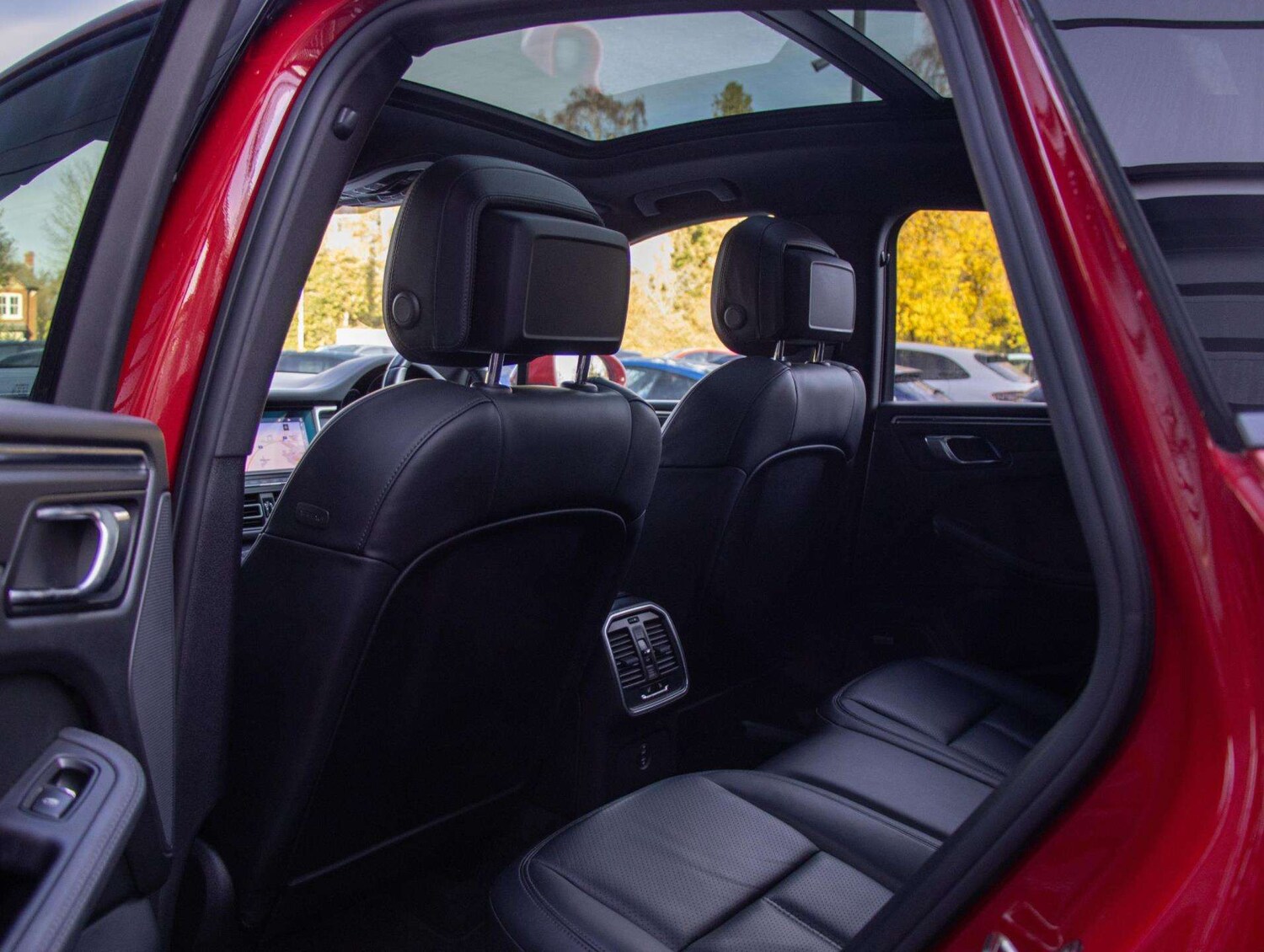 Used Porsche Macan 2021 for sale - 76875809: Photo 31