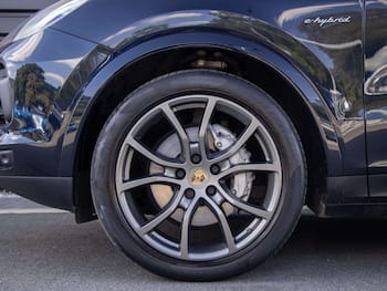 Used Porsche Cayenne 2021 for sale - 79660411: Photo