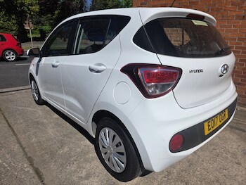 Used Hyundai i10 2017 for sale - 78428008: Photo
