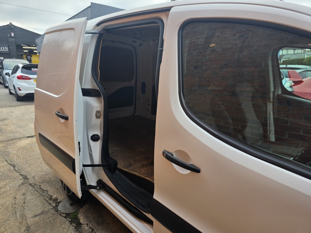 Used Peugeot Partner 2017 for sale - 76281735: Photo 8